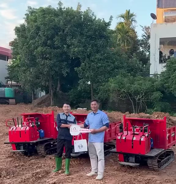 Bàn giao ba xe rùa bánh xích tại công trình Hòa Bình